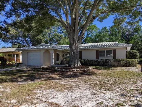 2335 Tudor Ln, Clearwater, FL 33763