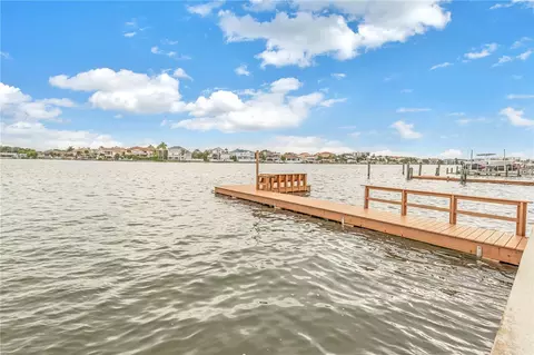 2080 Dolphin Blvd S, Gulfport, FL 33707