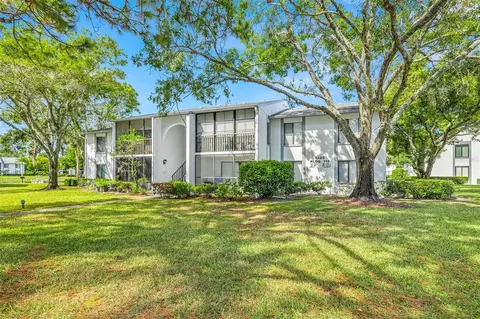 1225 Pine Ridge Cir W #A2, Tarpon Springs, FL 34688