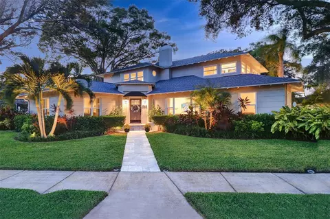 565 21st Ave NE, Saint Petersburg, FL 33704