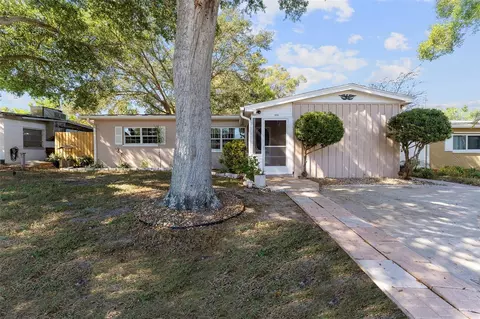 1070 2nd St SW, Largo, FL 33770