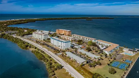 1 Gateshead Dr #108, Dunedin, FL 34698