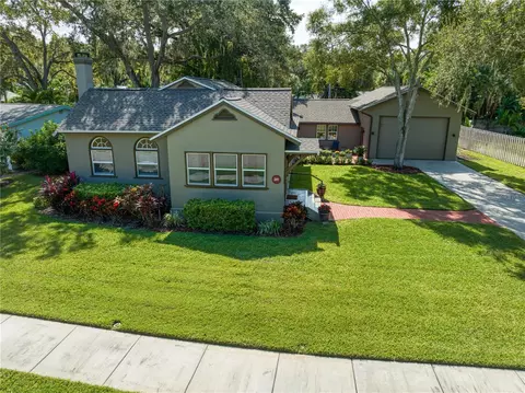 241 Garden Cir N, Dunedin, FL 34698