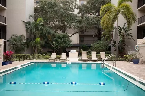 105 4th Ave NE #429, Saint Petersburg, FL 33701
