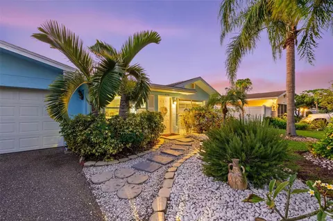 3770 10th St NE, Saint Petersburg, FL 33704