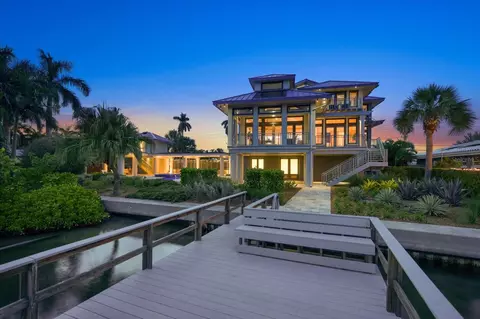 435 115th Ave, Treasure Island, FL 33706