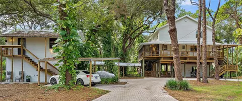 9640 94th St, Seminole, FL 33777