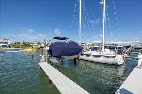 910 Pinellas Bayway S #101, Tierra Verde, FL 33715