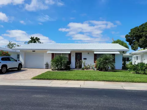 3519 100th Ave N #4, Pinellas Park, FL 33782
