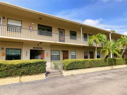 5925 Terrace Park Dr N #107, Saint Petersburg, FL 33709