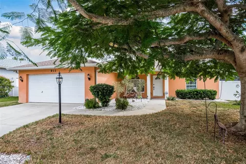 911 65th St NW, Bradenton, FL 34209