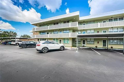 4705 1st St NE #132, Saint Petersburg, FL 33703