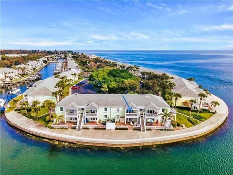 5285 Coquina Key Dr SE #D, Saint Petersburg, FL 33705