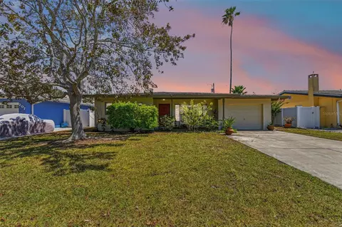 205 160th Ter, Redington Beach, FL 33708