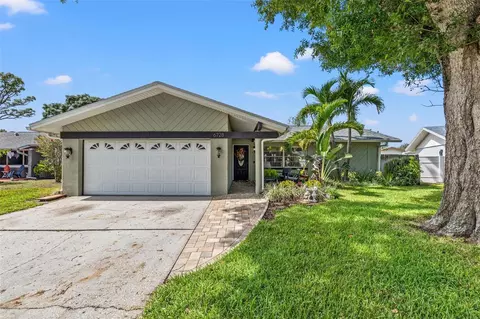 6728 Bonnie Bay Cir N, Pinellas Park, FL 33781