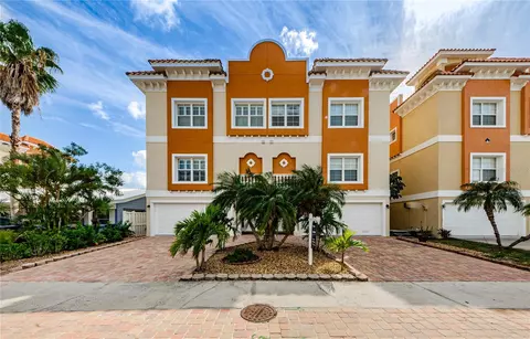 153 175th Ave E, Redington Shores, FL 33708