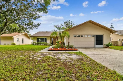 1635 Glengarry Dr, Palm Harbor, FL 34684