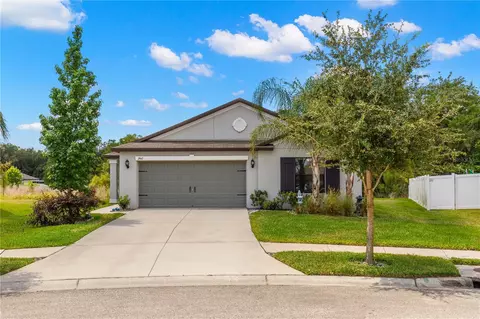 2947 Moulden Hollow Dr, Zephyrhills, FL 33540