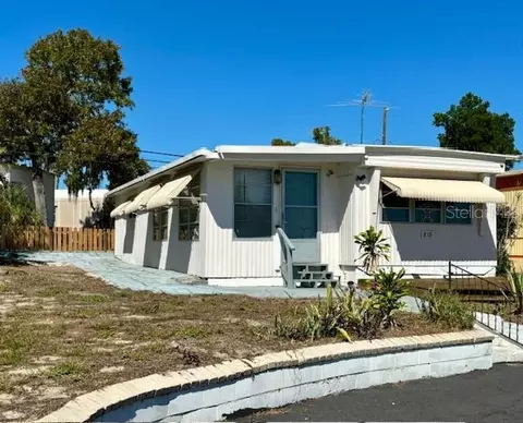 819 St Charles Dr, Tarpon Springs, FL 34689