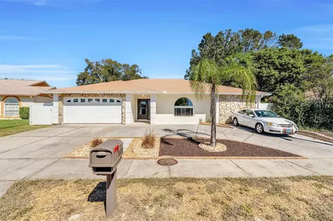 8639 Wolf Den Trl, Port Richey, FL 34668
