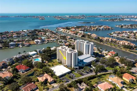 5940 Pelican Bay Plz S #705, Gulfport, FL 33707