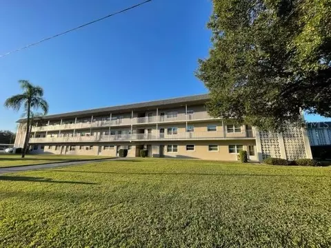 5725 12th Ave N #204D, Saint Petersburg, FL 33710