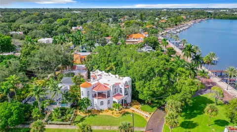 315 23rd Ave NE, Saint Petersburg, FL 33704