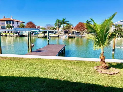 224 176th Terrace Dr E, Redington Shores, FL 33708