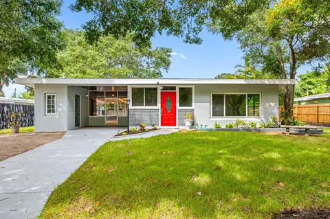 1200 Farragut Dr N, Saint Petersburg, FL 33710