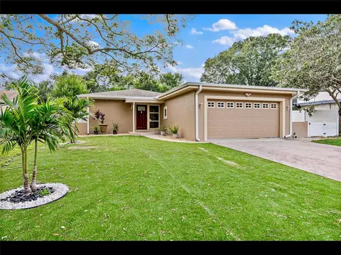 10450 Kumquat Ln, Seminole, FL 33772
