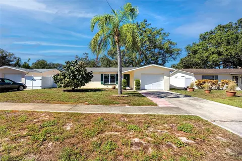 2220 Lauren Dr, Largo, FL 33774