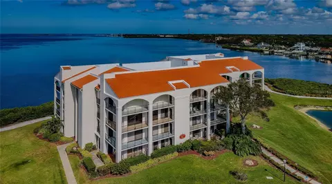331 Mariner Dr, Tarpon Springs, FL 34689