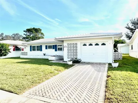 3412 100th Ave N #4, Pinellas Park, FL 33782