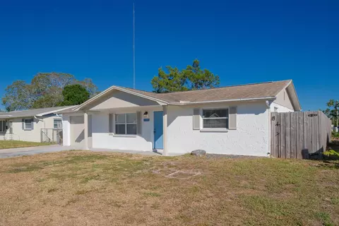 3143 Holiday Lake Dr, Holiday, FL 34691
