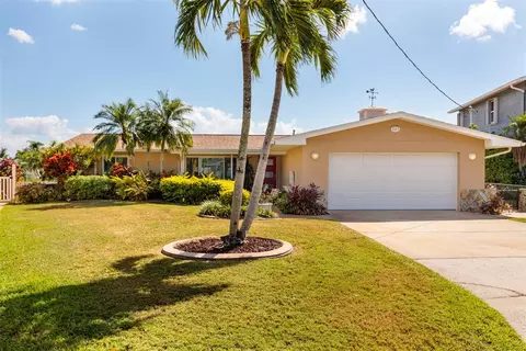 9373 1st St NE, Saint Petersburg, FL 33702