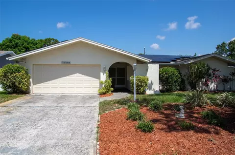 13179 Dorchester Dr, Seminole, FL 33776