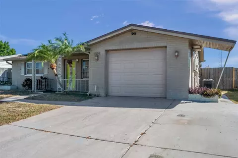 1802 Font Ln, Holiday, FL 34691