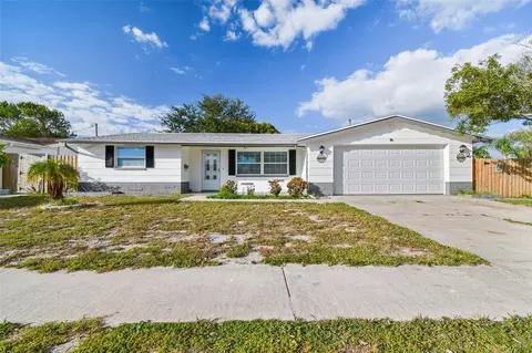 5735 Mosaic Dr, Holiday, FL 34690