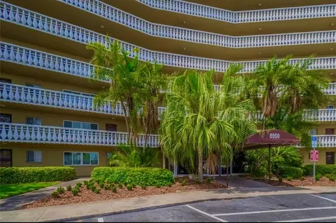 8950 Park Blvd #604, Seminole, FL 33777