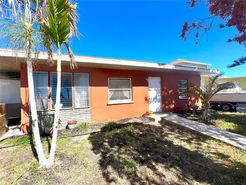 18015 2nd St E, Redington Shores, FL 33708