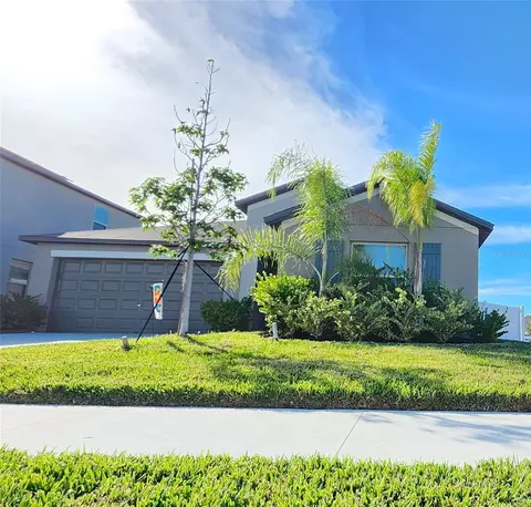 982 8th St NW, Ruskin, FL 33570