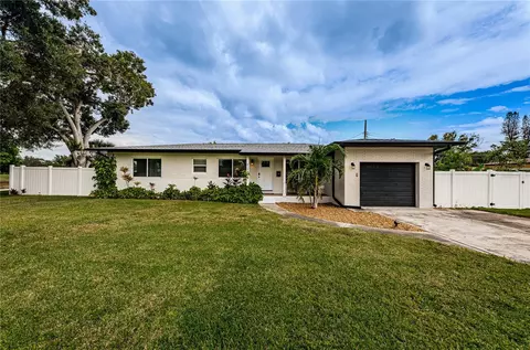 4100 Alberca Way S, Saint Petersburg, FL 33712