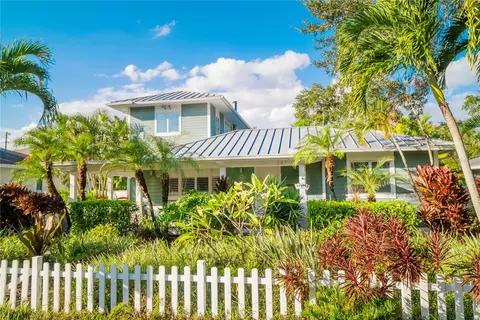 247 30th Ave N, Saint Petersburg, FL 33704