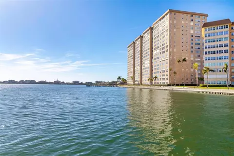 5200 Brittany Dr S #910, Saint Petersburg, FL 33715