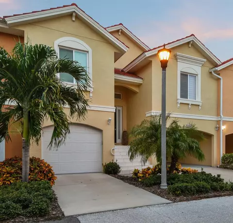 26 Franklin Ct S #B, Saint Petersburg, FL 33711