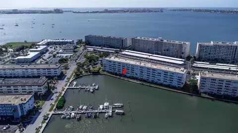 5925 Shore Blvd S #110, Gulfport, FL 33707