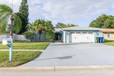 2543 Sunny Breeze Ave, Largo, FL 33770