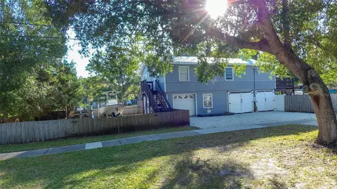 511 Saint Petersburg Dr W, Oldsmar, FL 34677