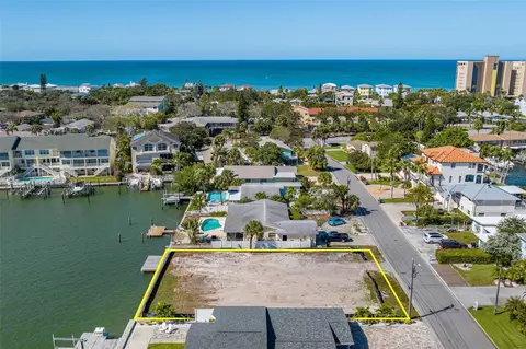 313 La Hacienda Dr, Indian Rocks Beach, FL 33785
