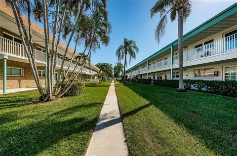 5217 81st St N #8, Saint Petersburg, FL 33709
